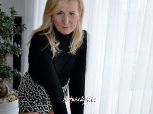 MatureSophiie
