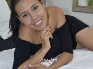 NahomyJones