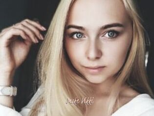 Smoke_Vikki