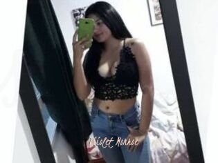 Viiolet_Monroe